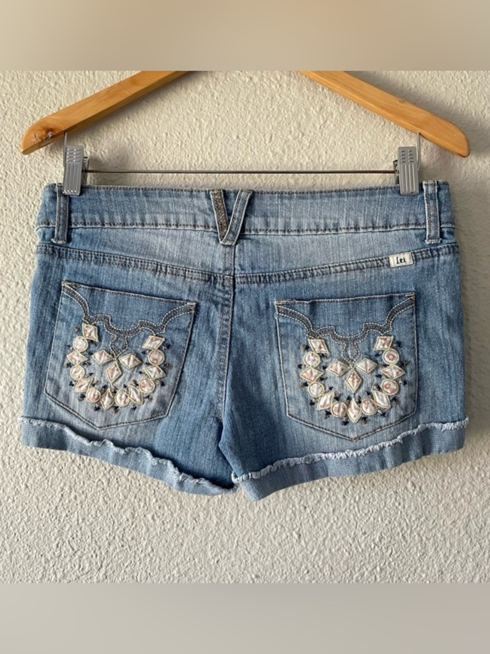 VTG L.E.I. Ashley Low Rise Micro Mini Shorts Junior 7 Light Wash Embroidered Y2K